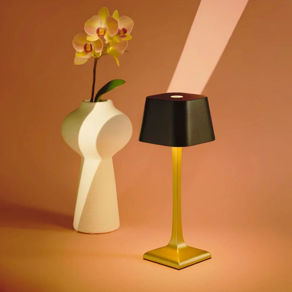 Kabellose Tischlampe mit quadratischem Schirm – Moderne Outdoor-Aluminiumlampe