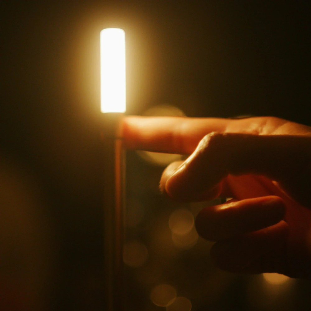 Lampe de bureau à bougeoir avec batterie rechargeable – Veilleuse effilée en aluminium brossé