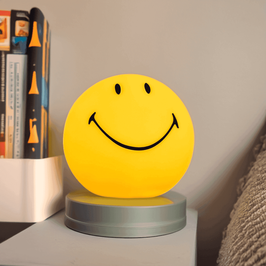 Smiley-Gesicht Tischlampe mit gelbem Kugelschirm – Modernes Mid-Century-Design