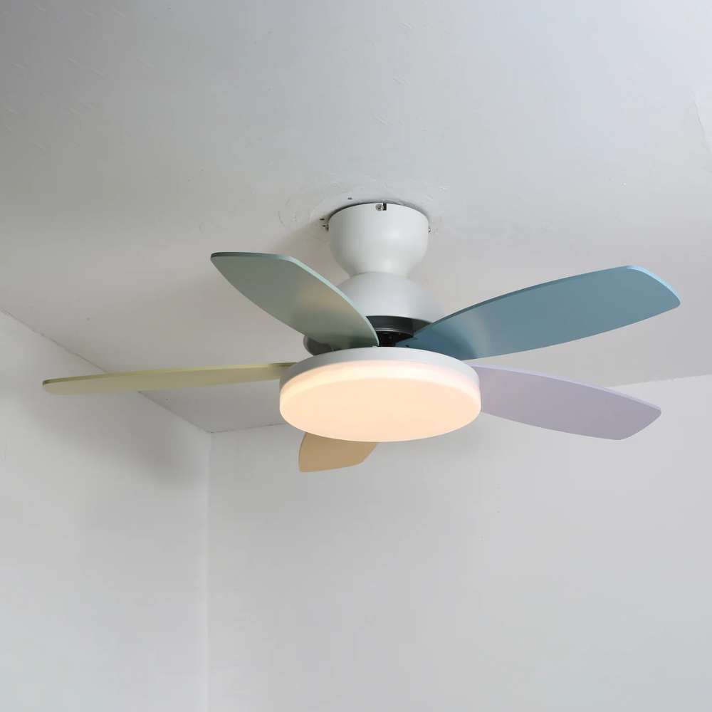 LED-Deckenventilator mit flachem Blumen-Silhouetten-Design und umkehrbarem Luftstrom – verspieltes Design