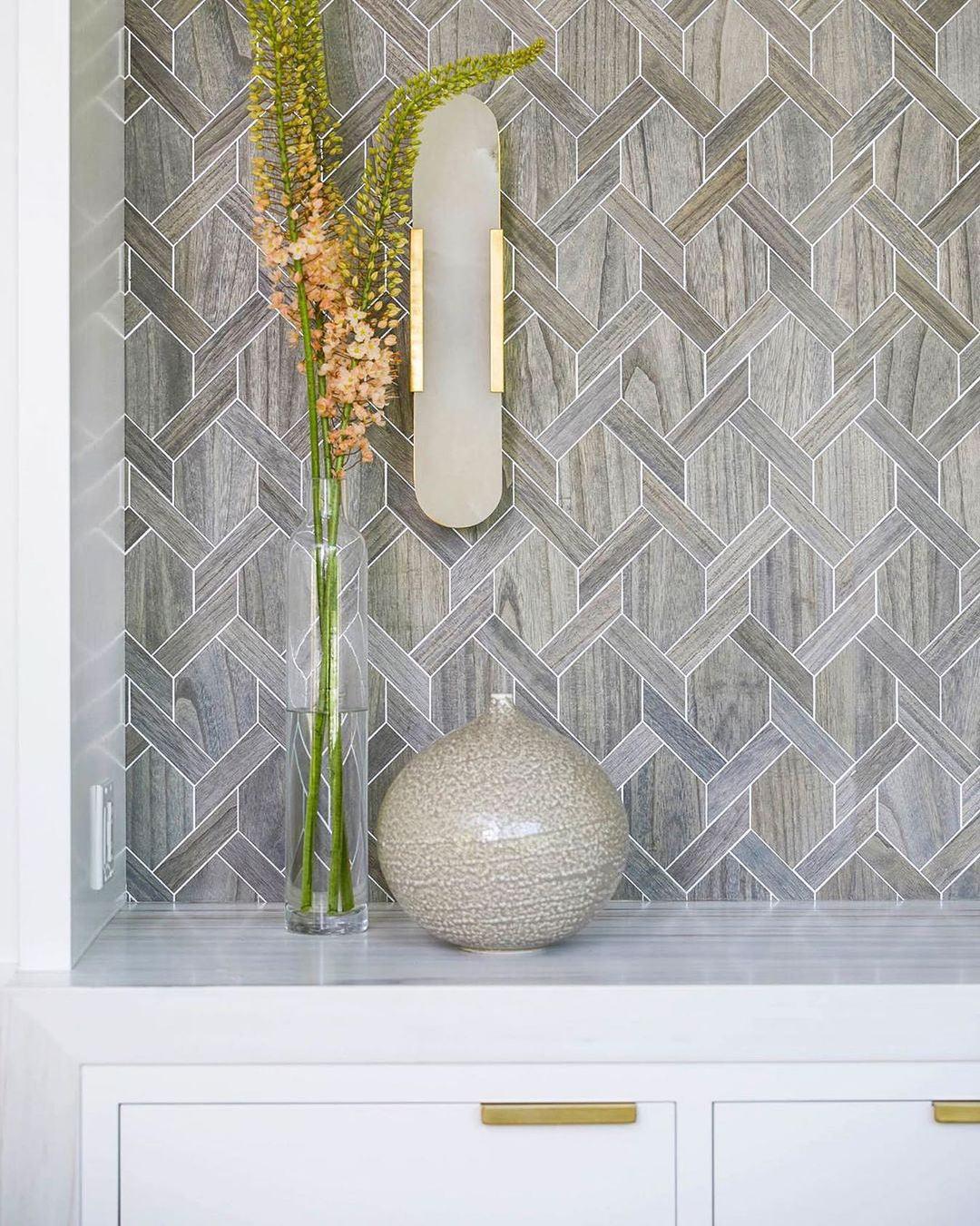 Stele Alabaster Sconce