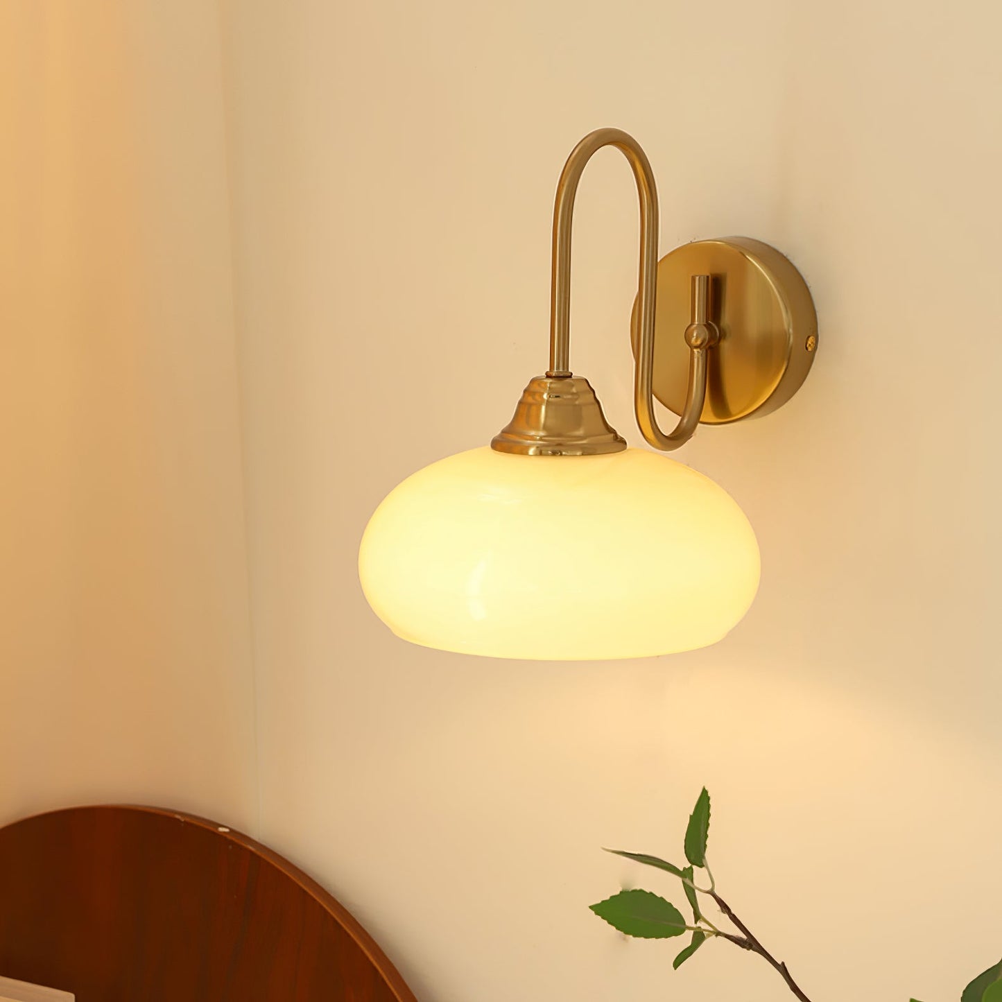 Aurore Messing Wandlampe
