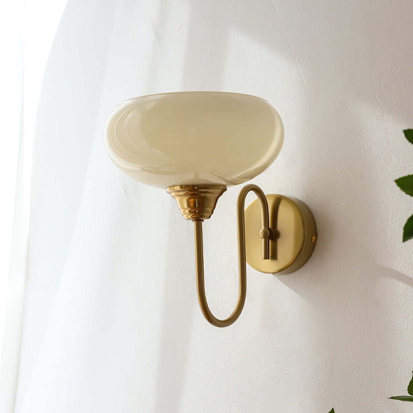 Aurore Messing Wandlampe