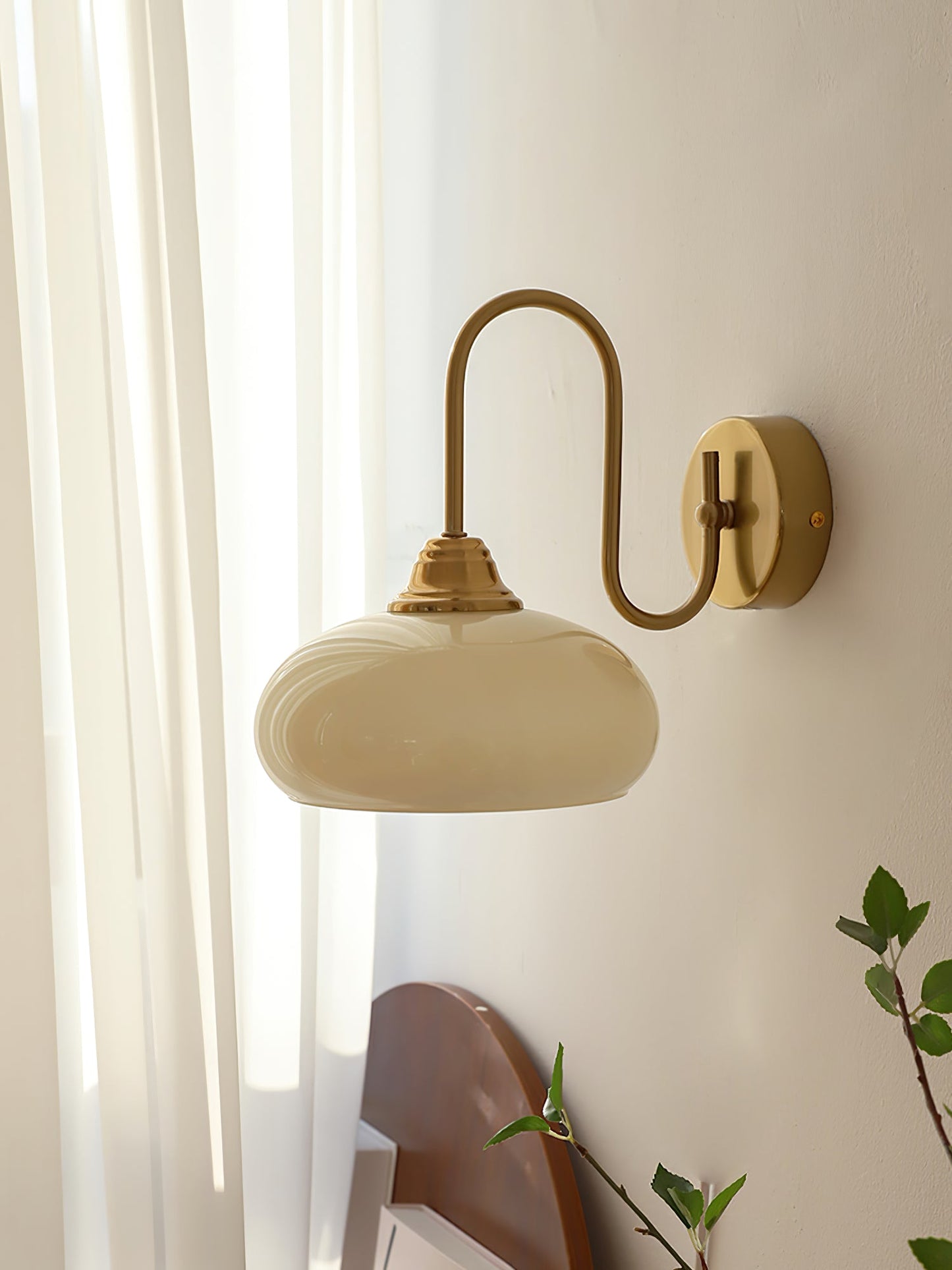 Aurore Messing Wandlampe