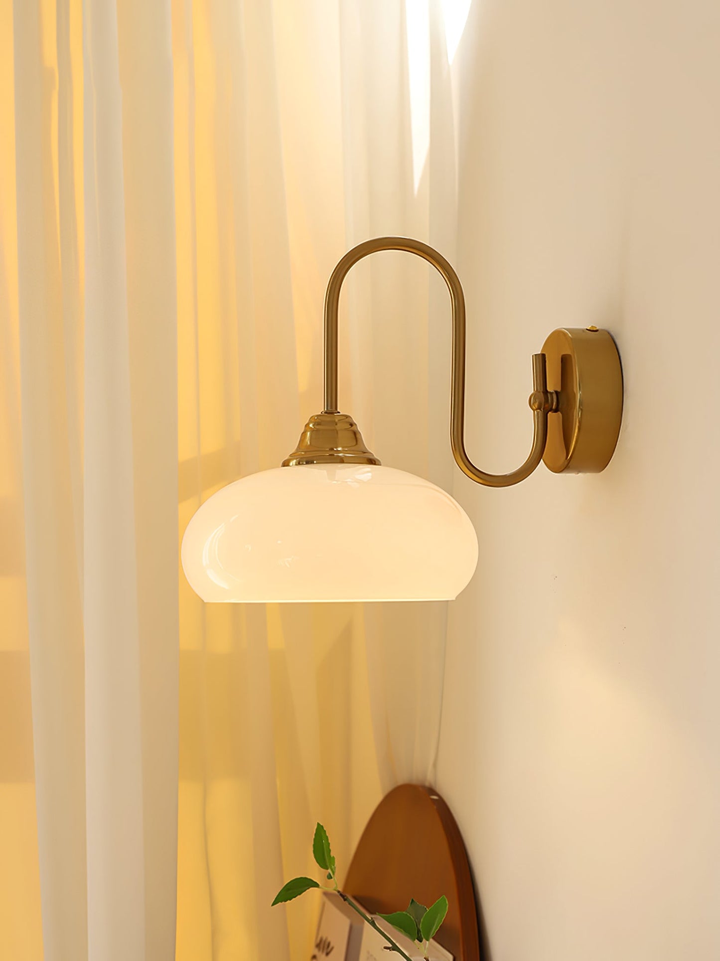 Aurore Messing Wandlampe