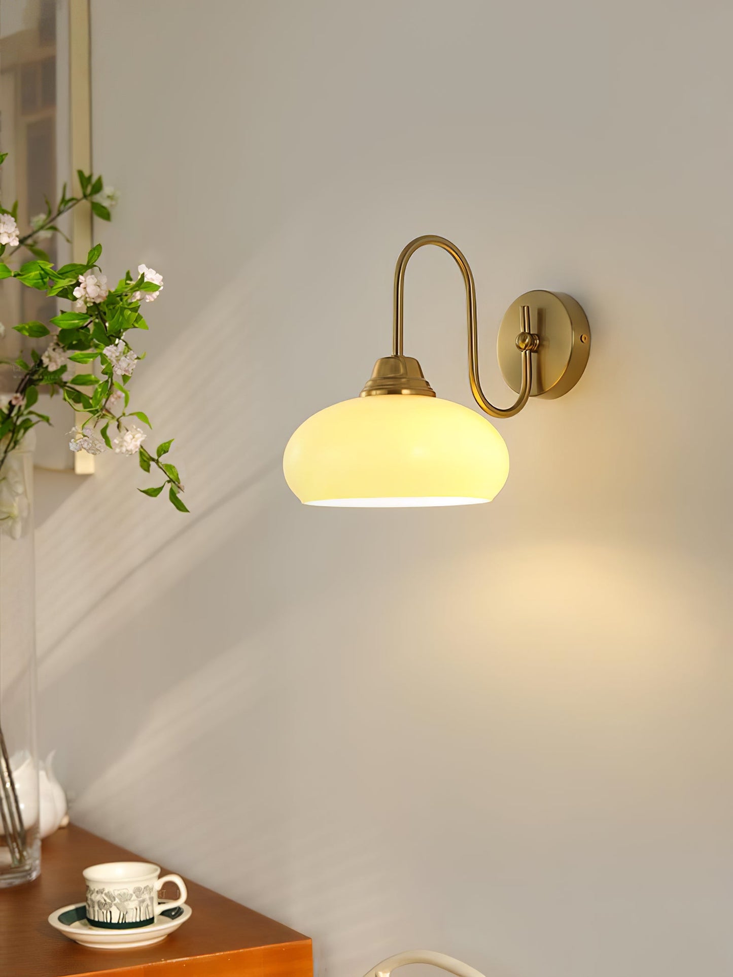 Aurore Messing Wandlampe
