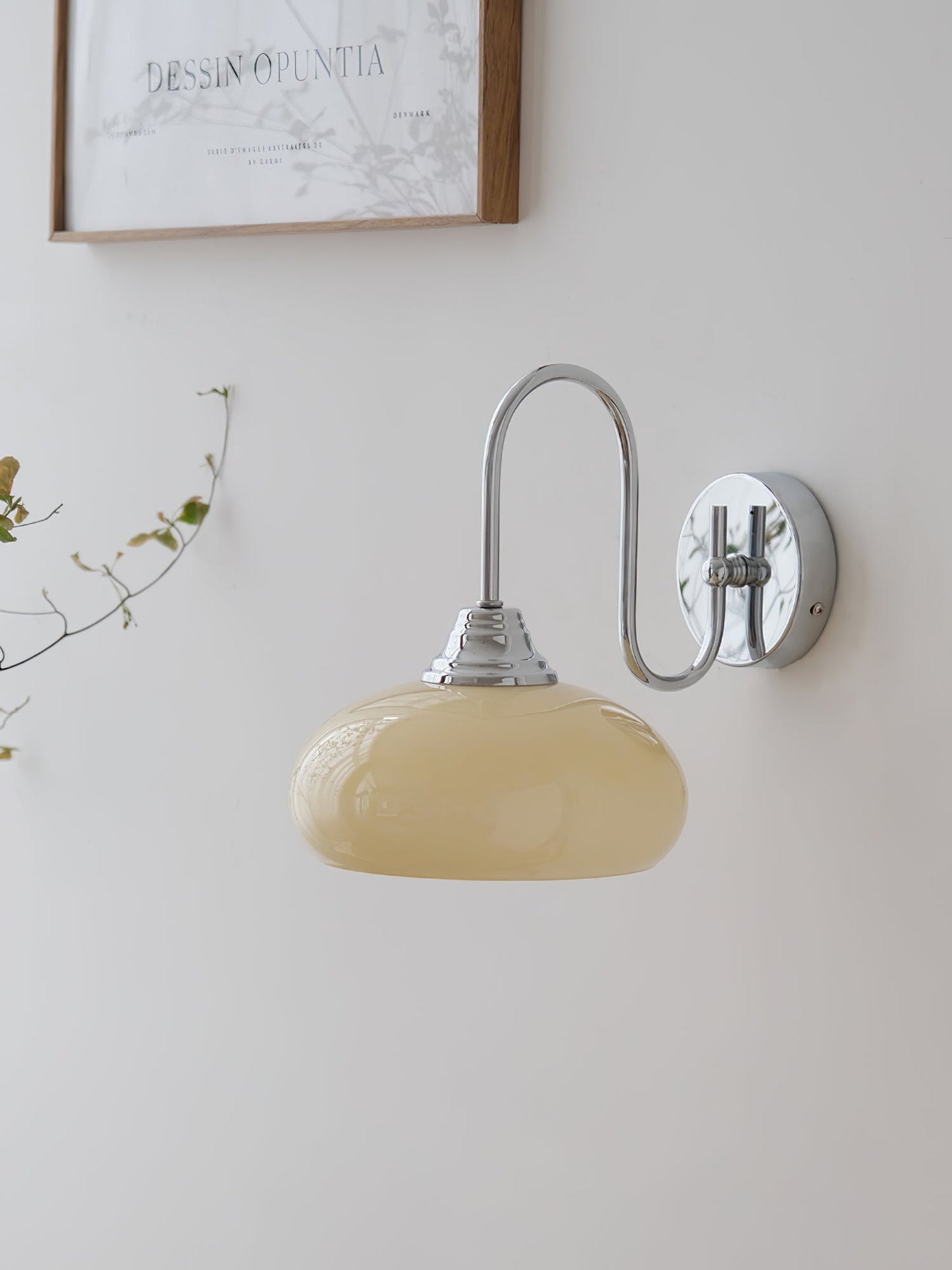 Aurore Messing Wandlampe