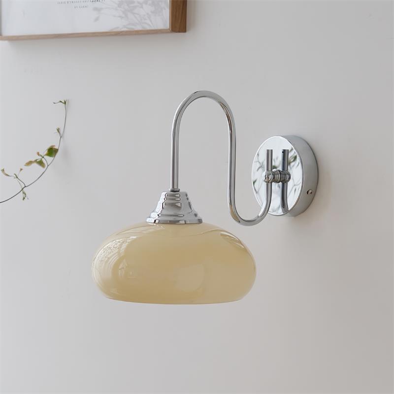 Aurore Messing Wandlampe