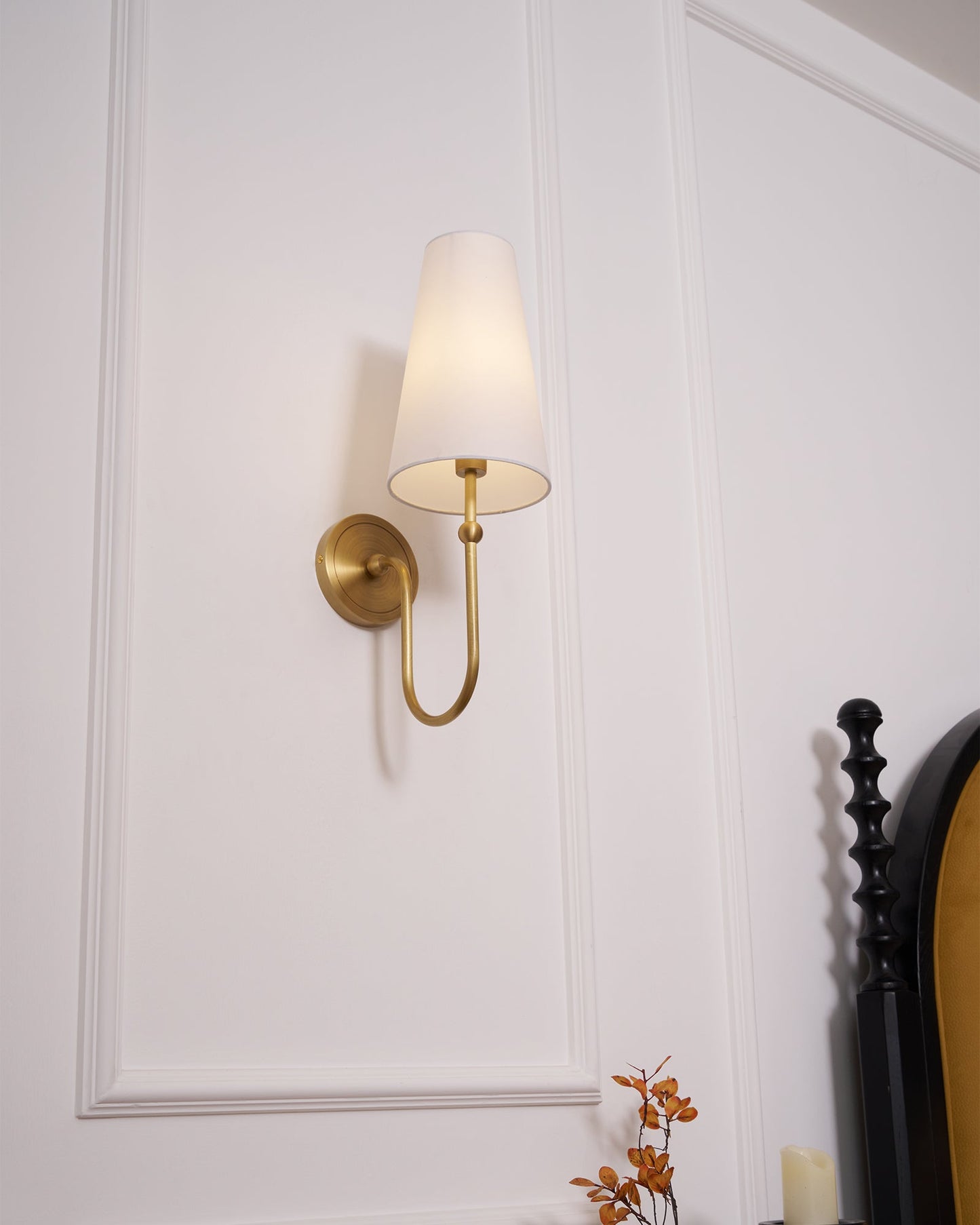 Steigbügel Messing Wandlampe