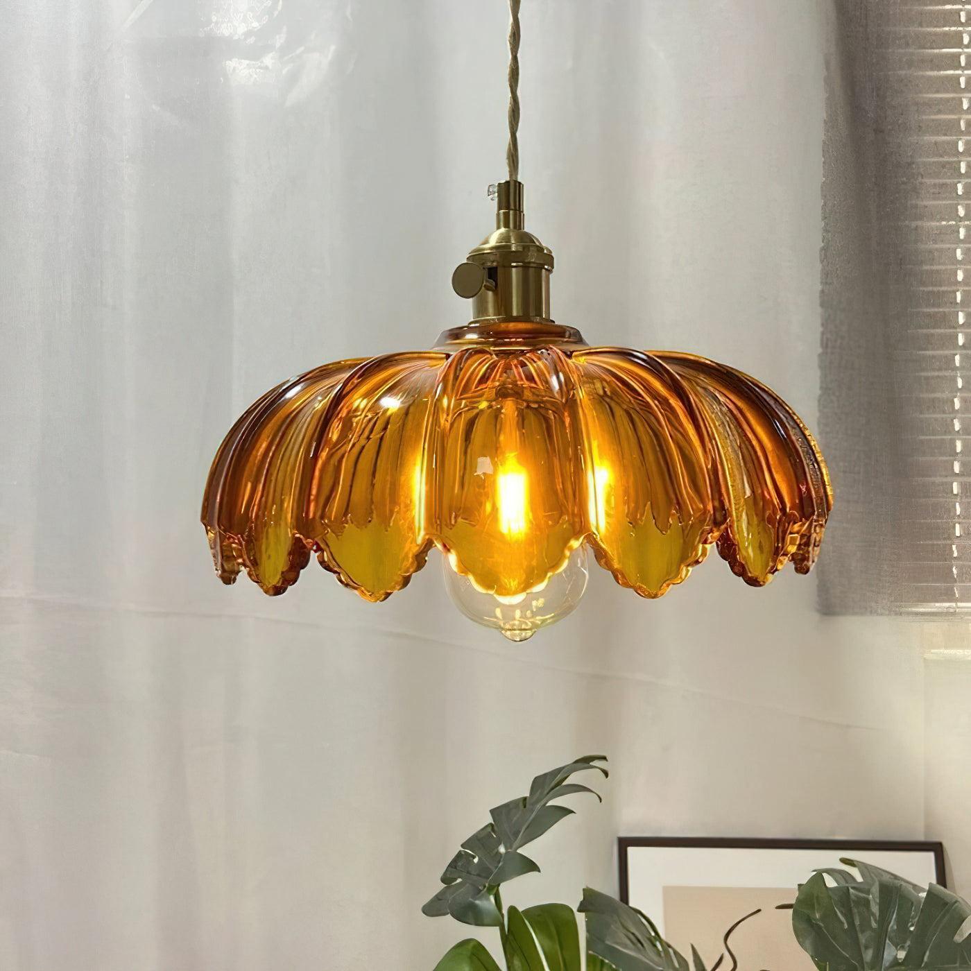 Corolla Pendant Light