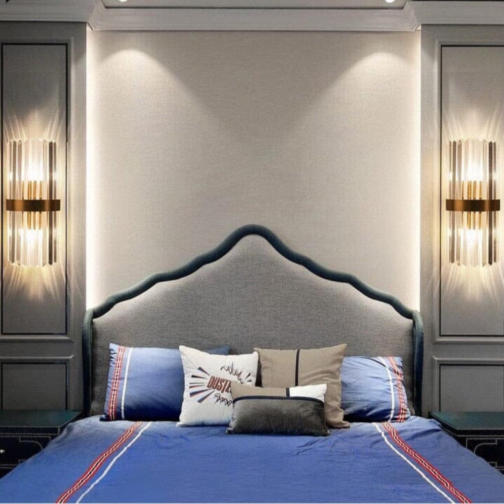 Mehrstufige Kristallprisma-Wandlampe mit Metallband – Art-Déco-Stil