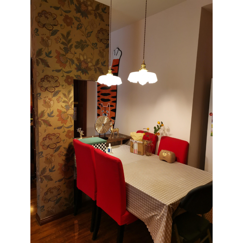 Scalloped Glass Pendant Light with Ruffled Shade - Vintage Floral Style