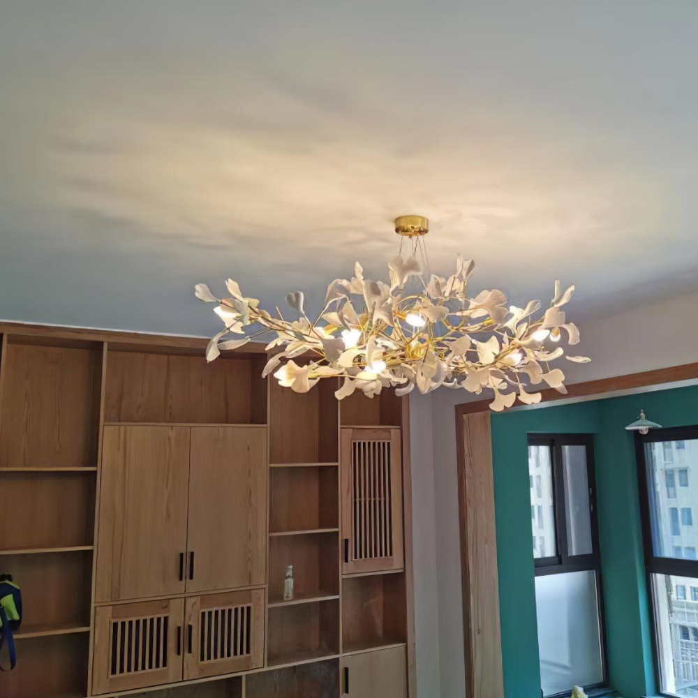 Sputnik-Kronleuchter mit Keramik-Ginkgoblättern – Moderner Art Deco