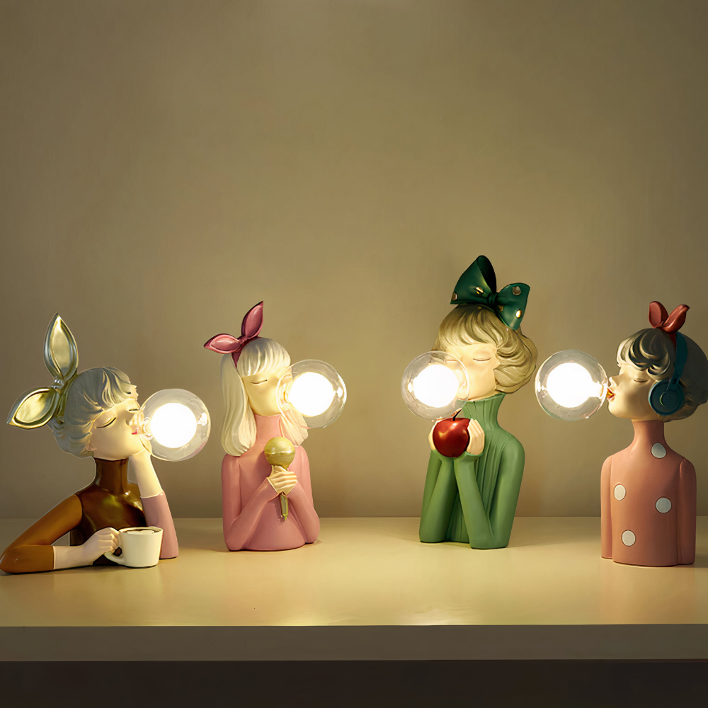 Lampe figurine de fille avec orbe en verre bulle - Décor pop art fantaisiste