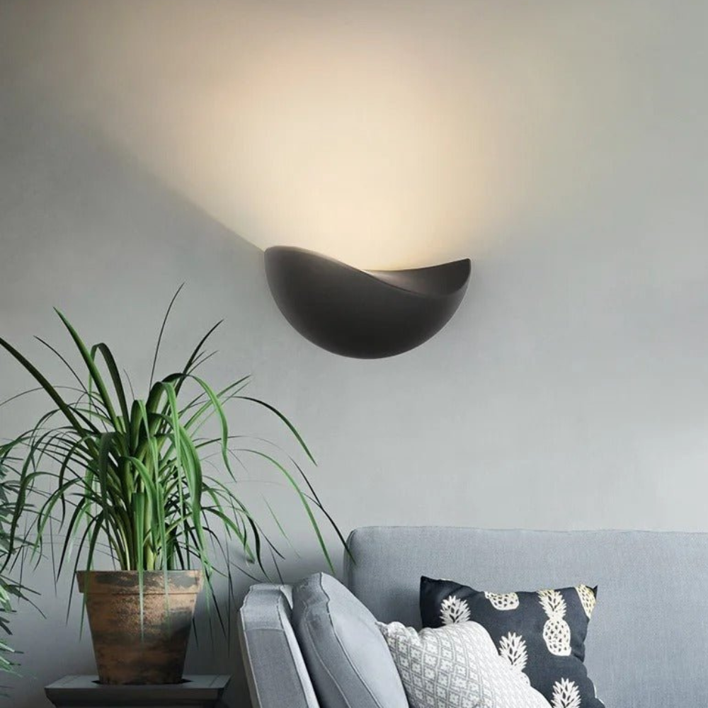 Minimalistische Innen- und Außen-Wandlampe in Halbmondform – Moderne halbkreisförmige Beleuchtung mit zwei Lichtquellen