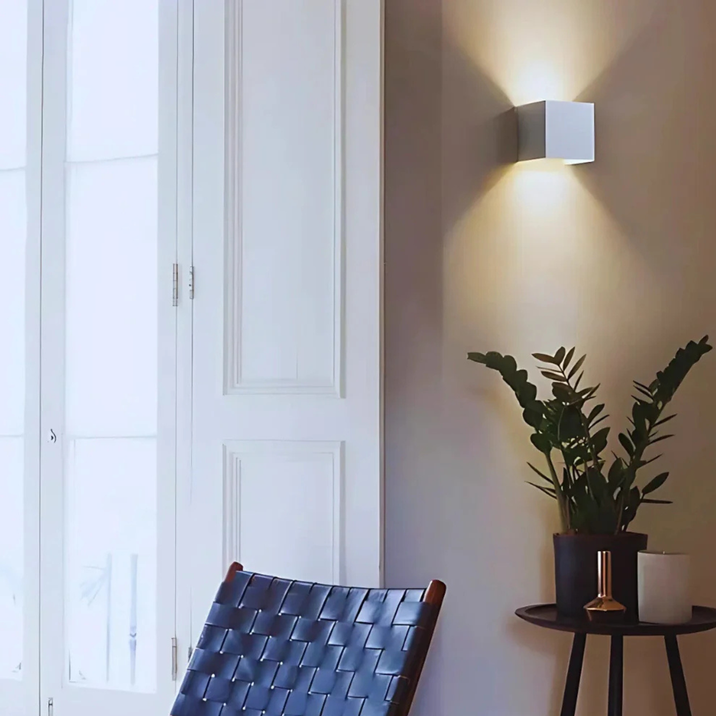 Adjustable Beam Cube Wall Light