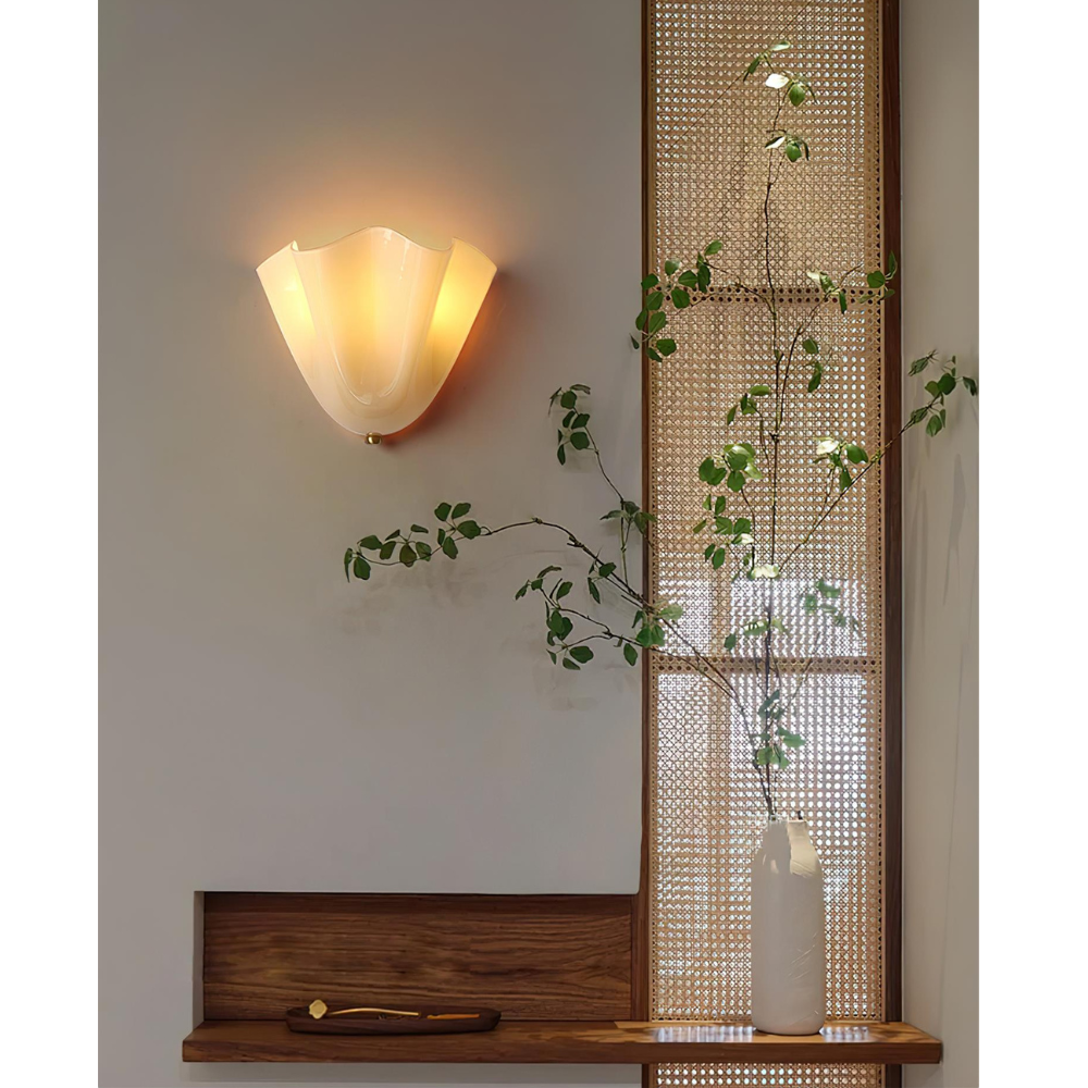 Moderne Glas-Wandlampe mit Rüschen - Organische blühende Blumen-Wandlampe