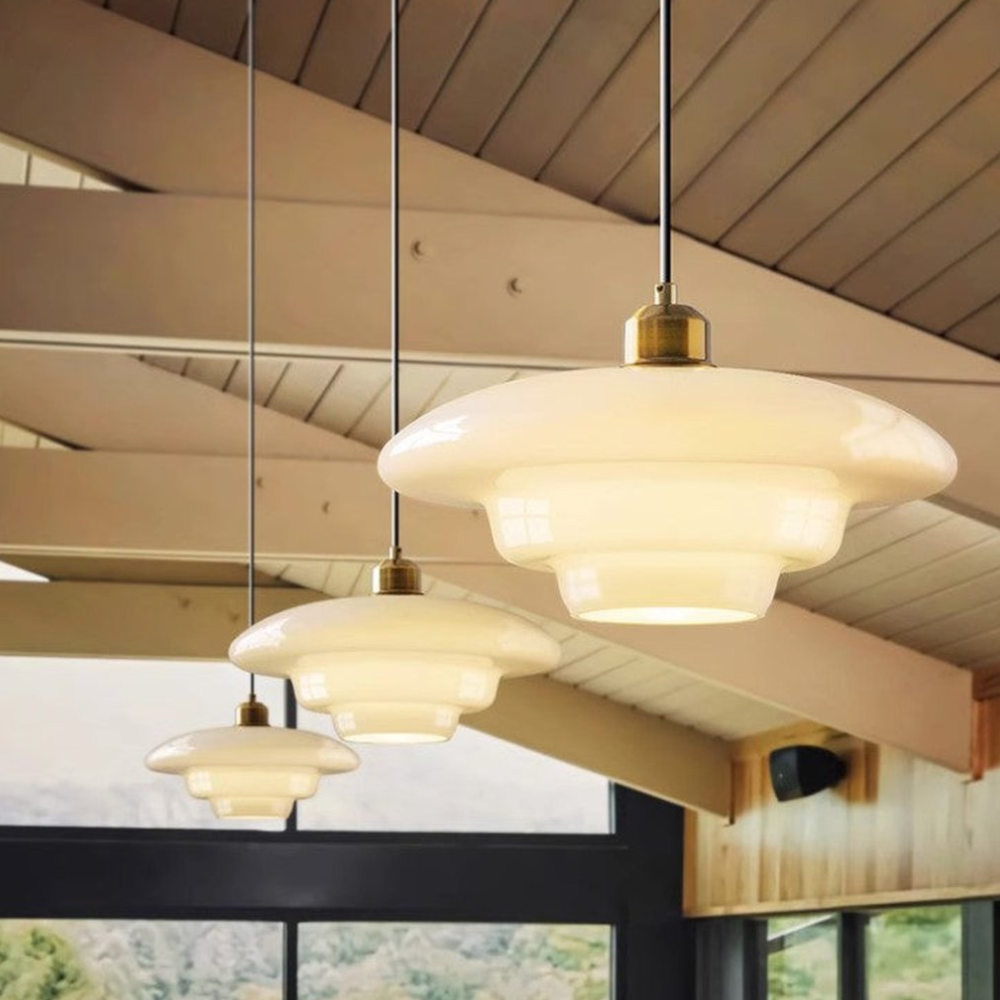 Moderne Opalglas-Schicht-Pendelleuchte – Art Deco Stufen-Silhouette Hängeleuchte