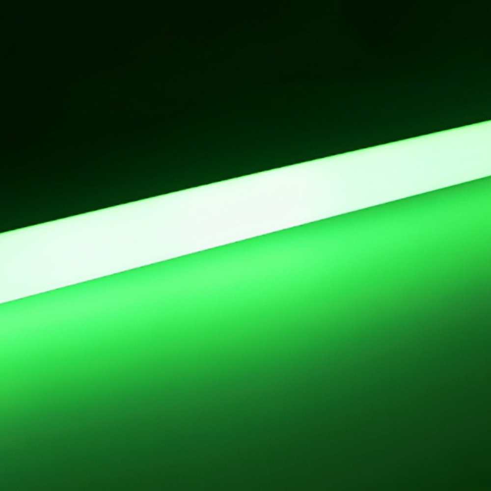 LED-Bodenleuchten mit zylindrischem Stabprofil und Type-C-Akkuaufladung