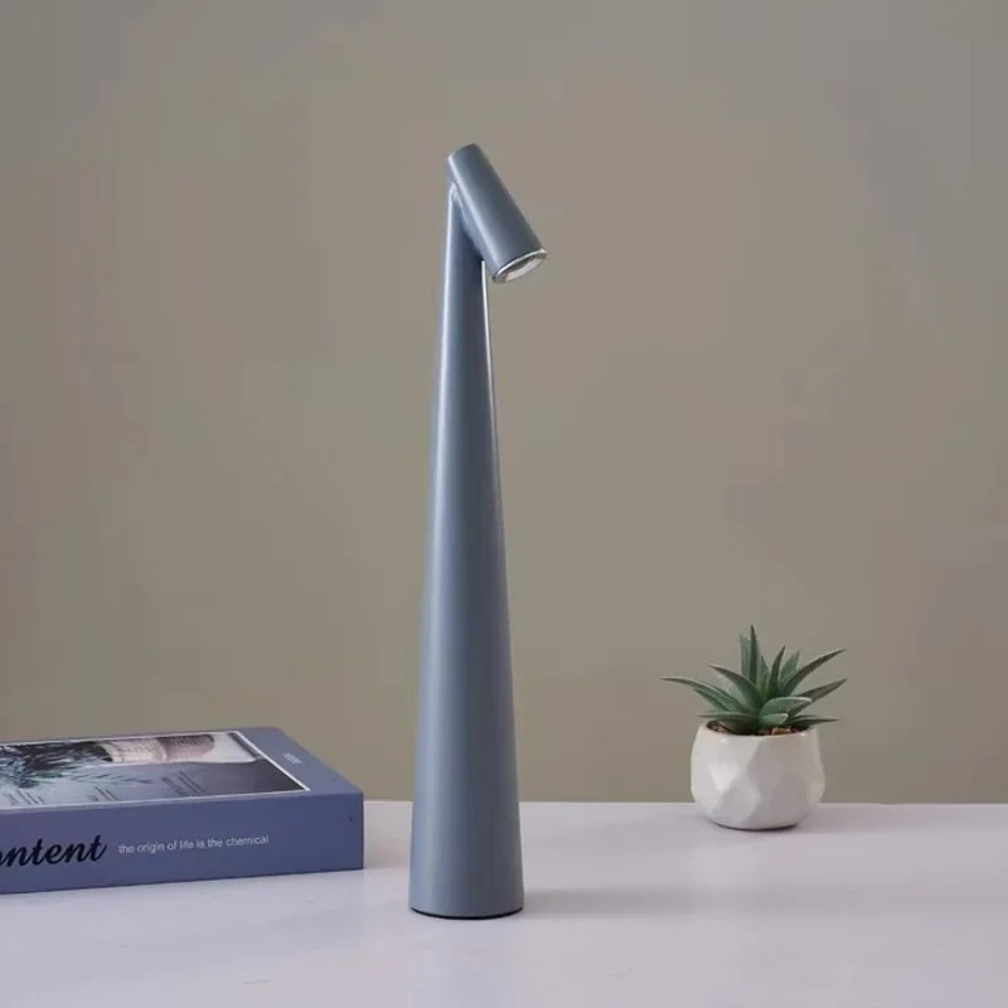 Lampe de table cône nordique minimaliste moderne - Veilleuse de bureau LED effilée