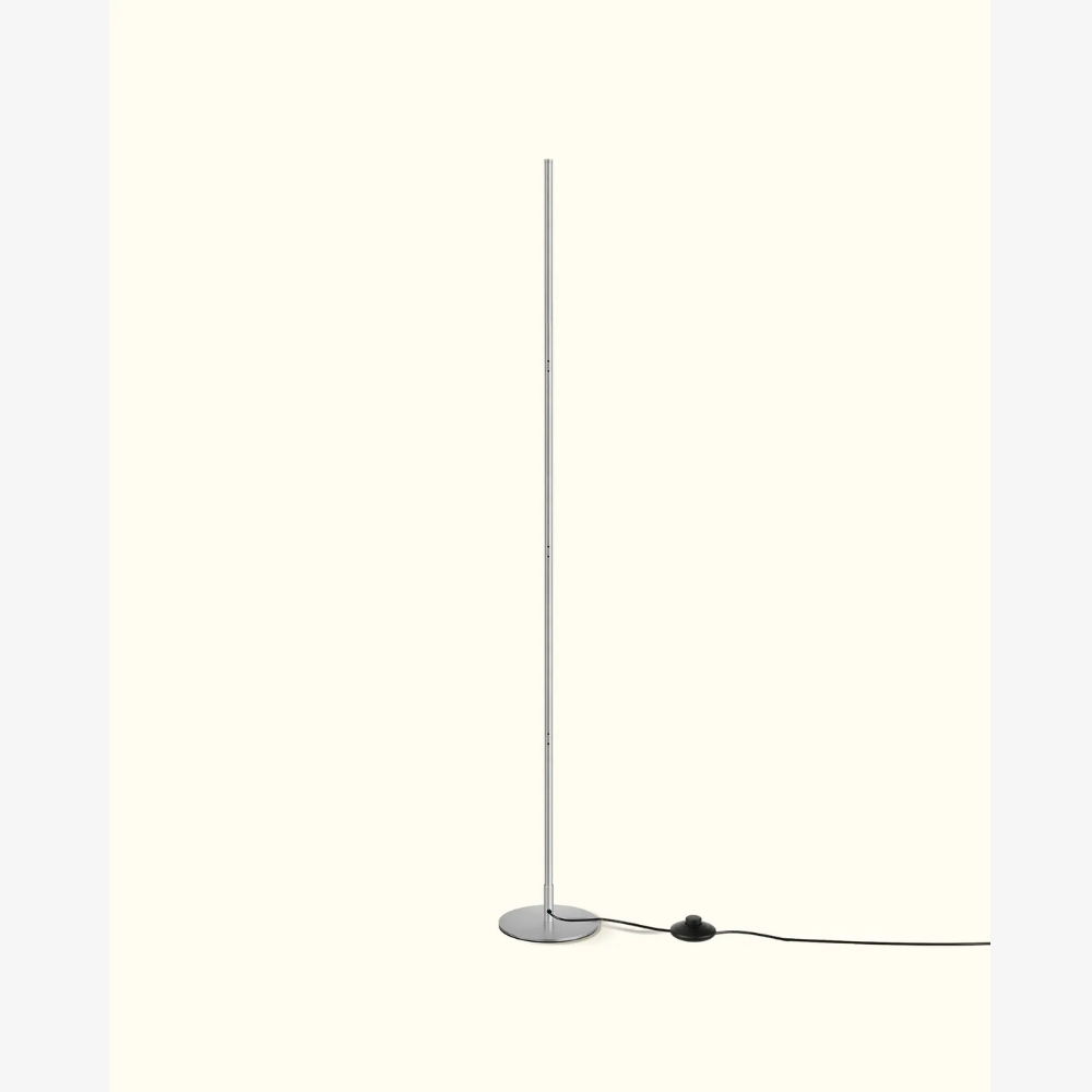 Dimmbare Stehlampe mit Fernbedienung und höhenverstellbarem LED-Stiel