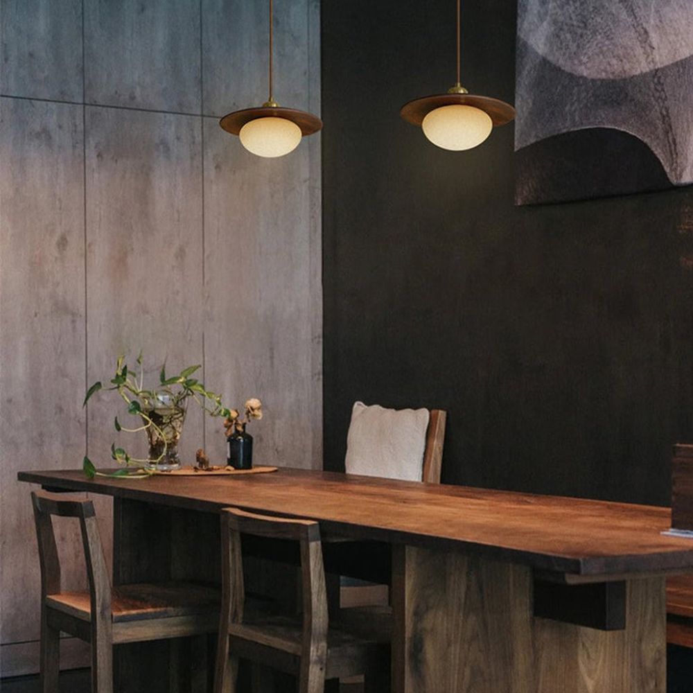Moderne Pendelleuchte aus Kieselglas und Holz – Japandi Disk Pendelleuchten