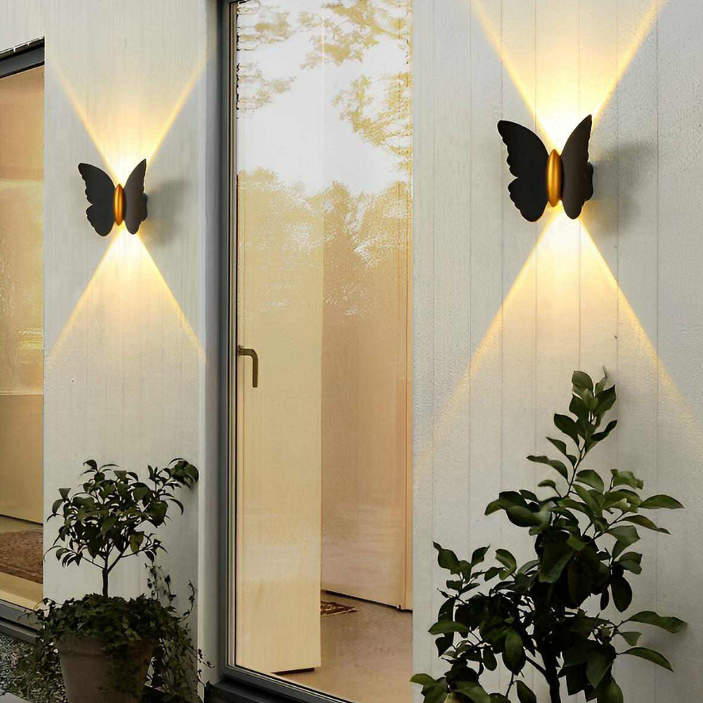 Permanente Außenhausbeleuchtung mit naturinspirierten Silhouetten – Moderne Wandleuchte