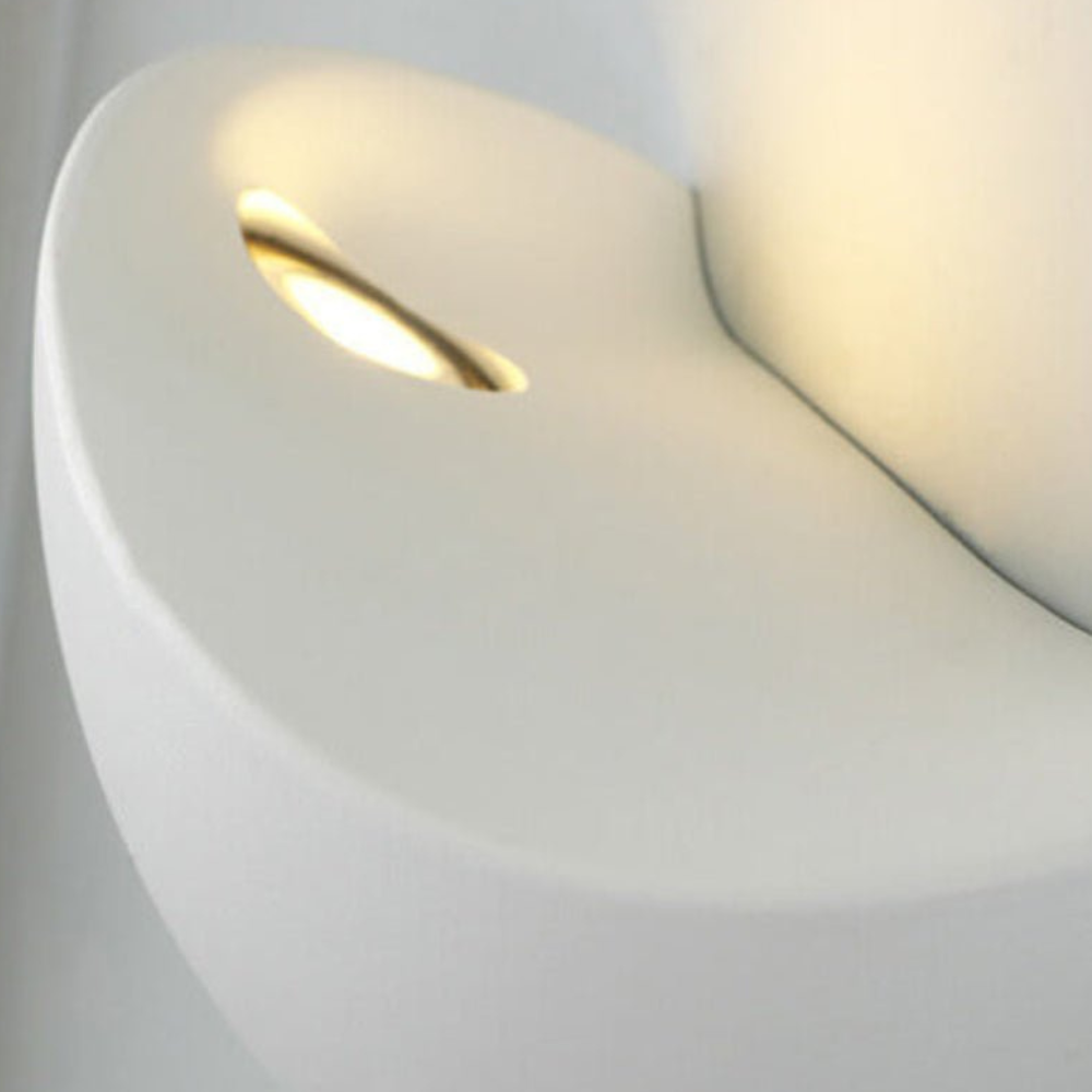 Minimalistische Innen- und Außen-Wandlampe in Halbmondform – Moderne halbkreisförmige Beleuchtung mit zwei Lichtquellen