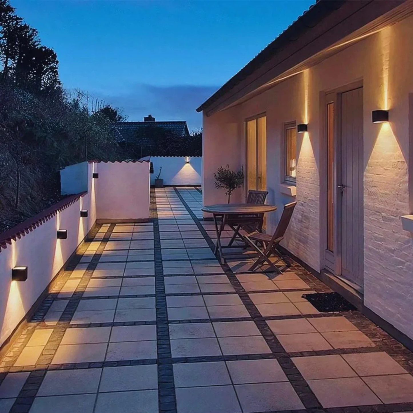 Adjustable Beam Cube Wall Light