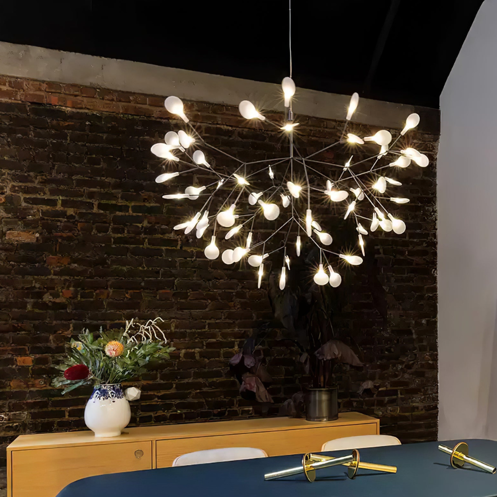 Sputnik-Kronleuchter mit Acryl-Glühwürmchenblättern – Modernes botanisches Licht