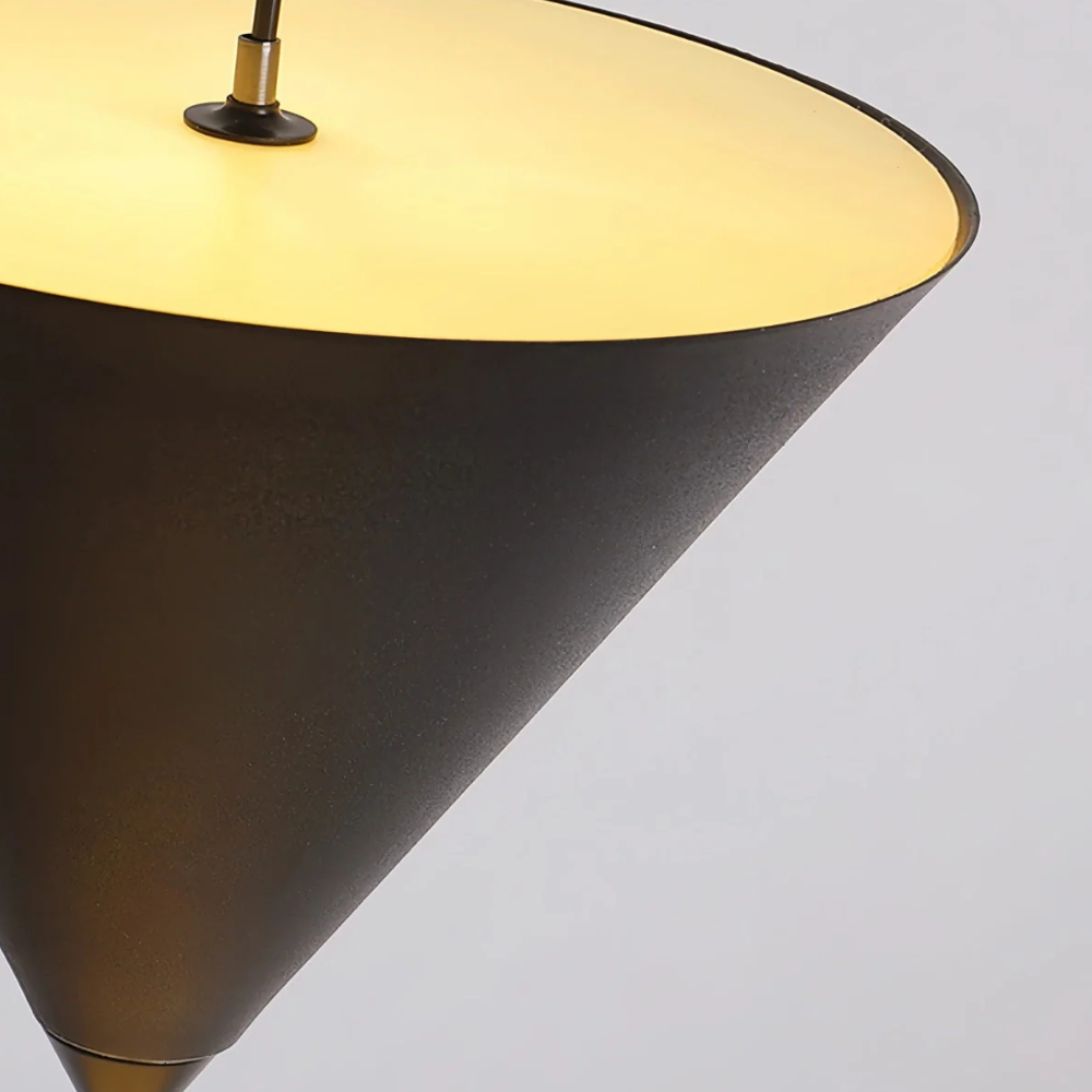 Lampadaire réglable avec câble du sol au plafond et cônes géométriques - Hautement moderne