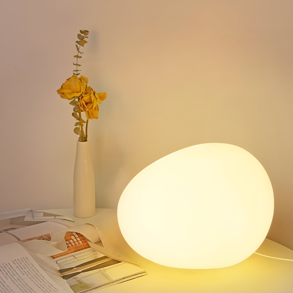 Japandi Pebble Steh- und Tischlampe – Asymmetrischer Organischer Glow-Stein