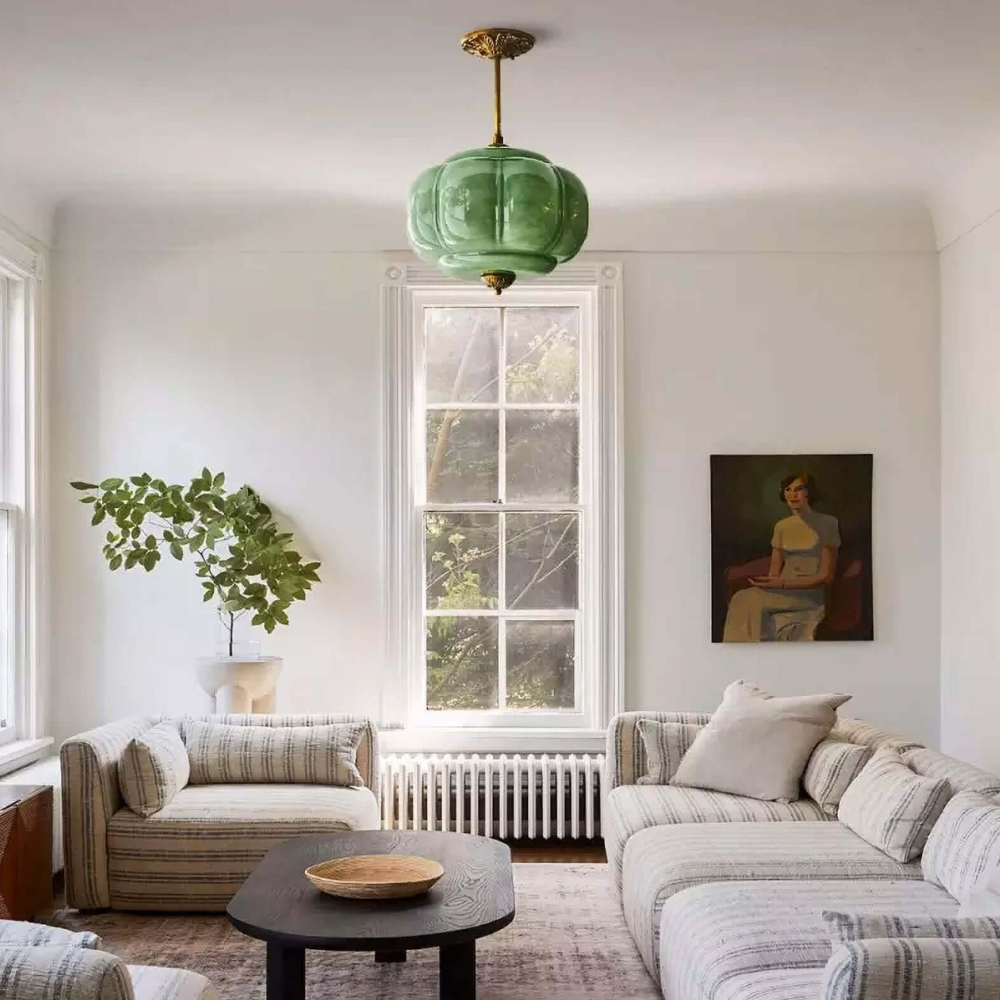 Gerippte Kürbis-Hängelampe mit kunstvollem Metallbesatz – Mid-Century-Design