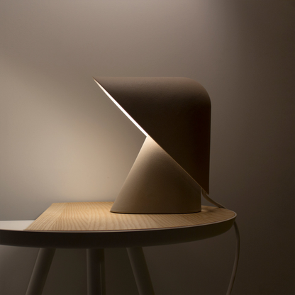 Metal Shield Table Lamp with Matte Resin Base - Nordic Desk Lighting