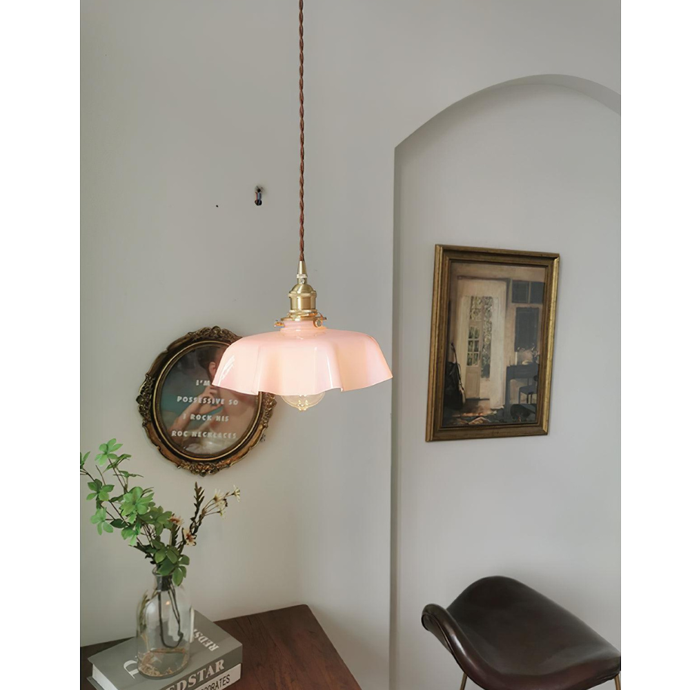 Scalloped Glass Pendant Light with Ruffled Shade - Vintage Floral Style