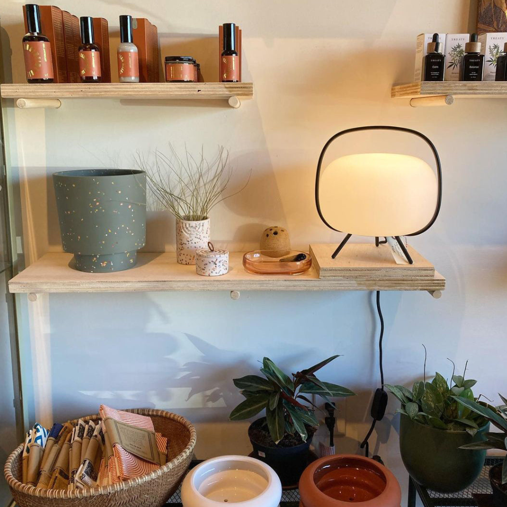 Moderne japanische Tischlaterne – Minimalistische mattierte Glas-Stimmungsleuchte