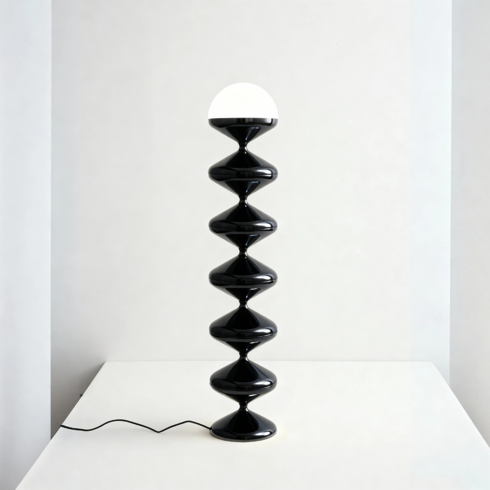 Moderne LED-Stehlampe mit gestapeltem Wellen-Glas – Mid-Century-Leuchte