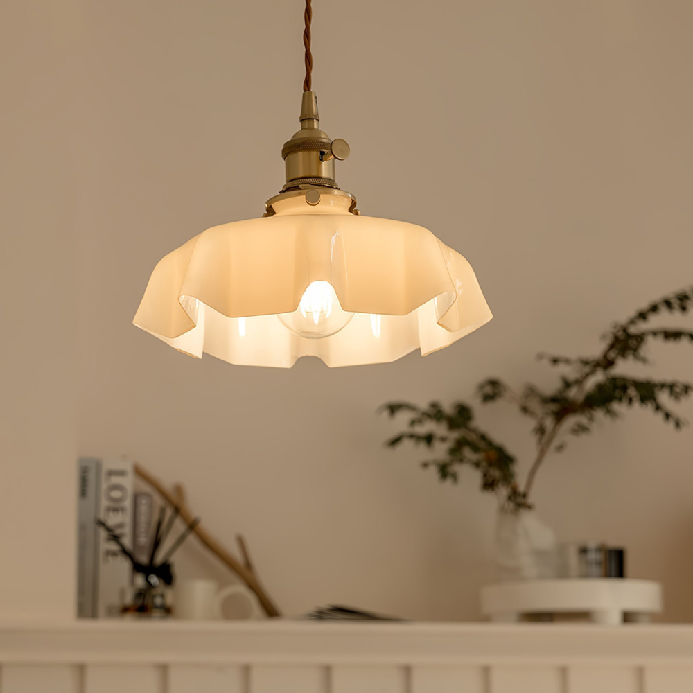 Scalloped Glass Pendant Light with Ruffled Shade - Vintage Floral Style