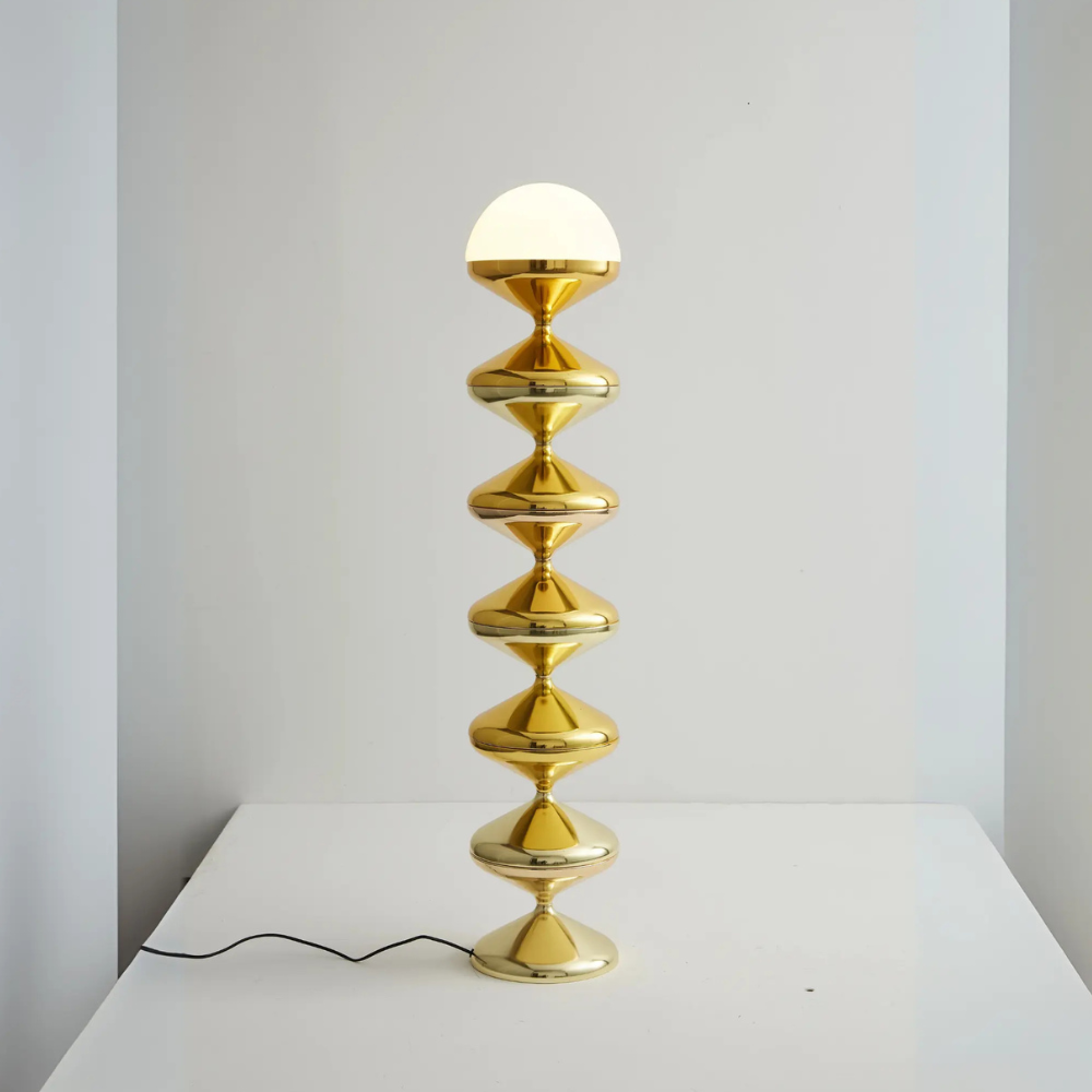 Moderne LED-Stehlampe mit gestapeltem Wellen-Glas – Mid-Century-Leuchte