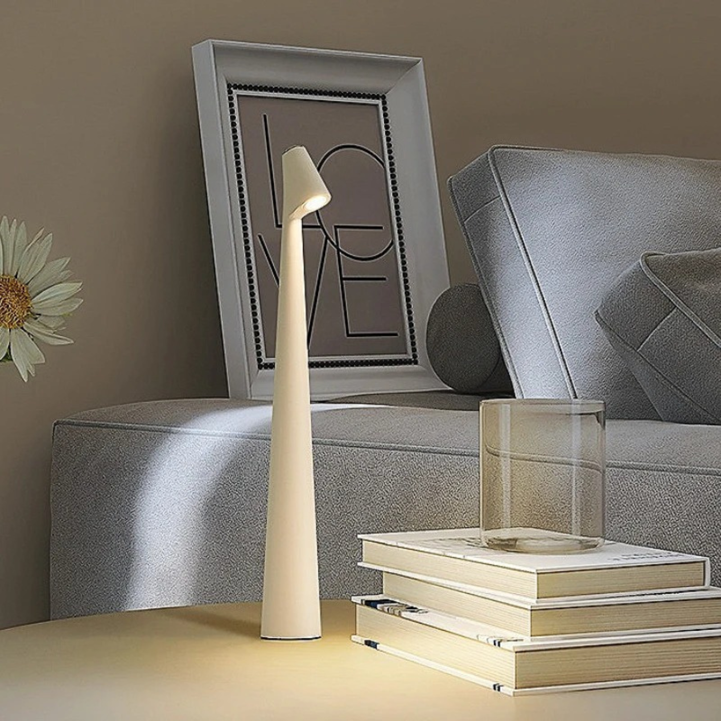 Lampe de table cône nordique minimaliste moderne - Veilleuse de bureau LED effilée