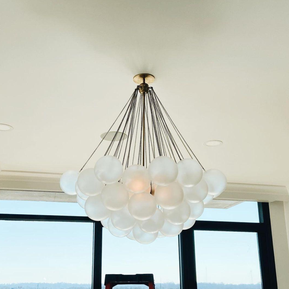 Kronleuchter mit Cluster-Glaskugelschirmen und verstellbarer Stange – Mid Century