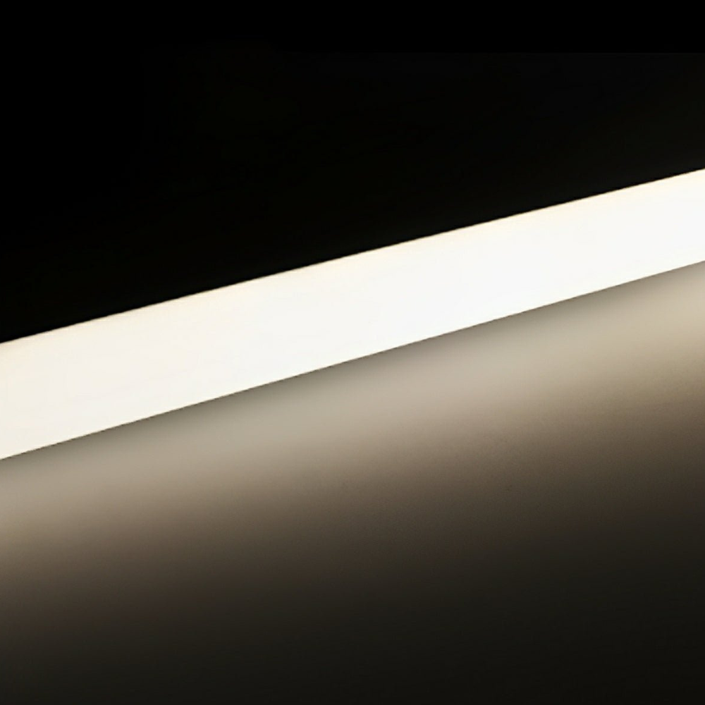 LED-Bodenleuchten mit zylindrischem Stabprofil und Type-C-Akkuaufladung