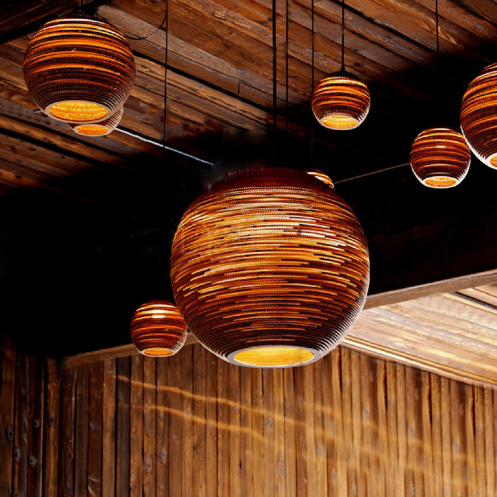 Suspension en papier ondulé moderne - Suspensions en nid d'abeille superposées