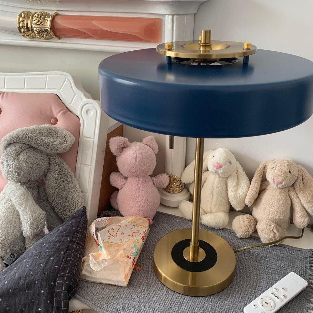 Tischlampe aus gesponnenem Metall mit Zugkette und Acryl-Diffusor – Industrial