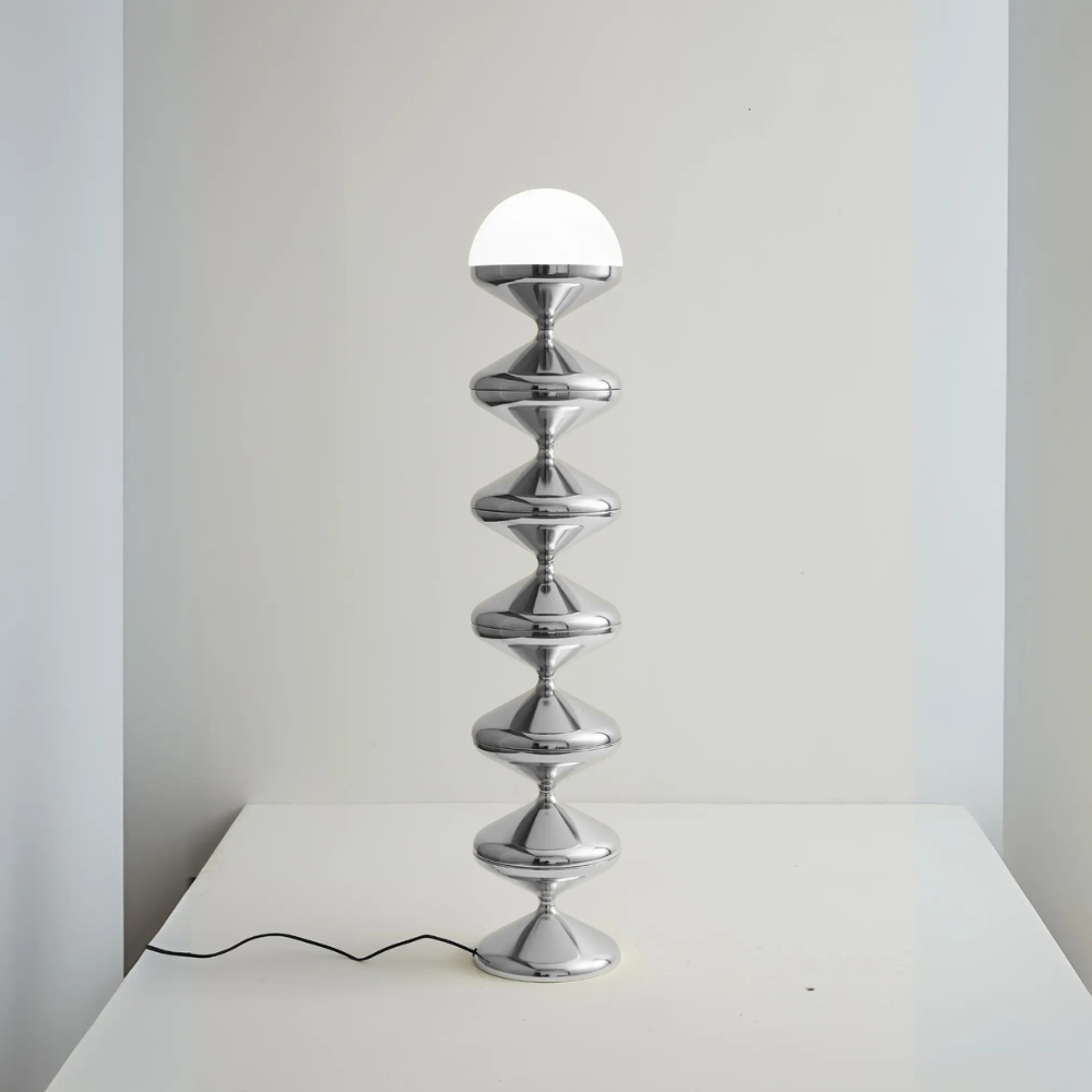 Moderne LED-Stehlampe mit gestapeltem Wellen-Glas – Mid-Century-Leuchte