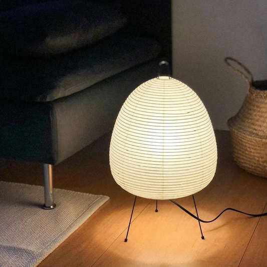 Papierlaternen-Tischlampe mit Dreibein-Metallfuß - Mid-Century Japanisch