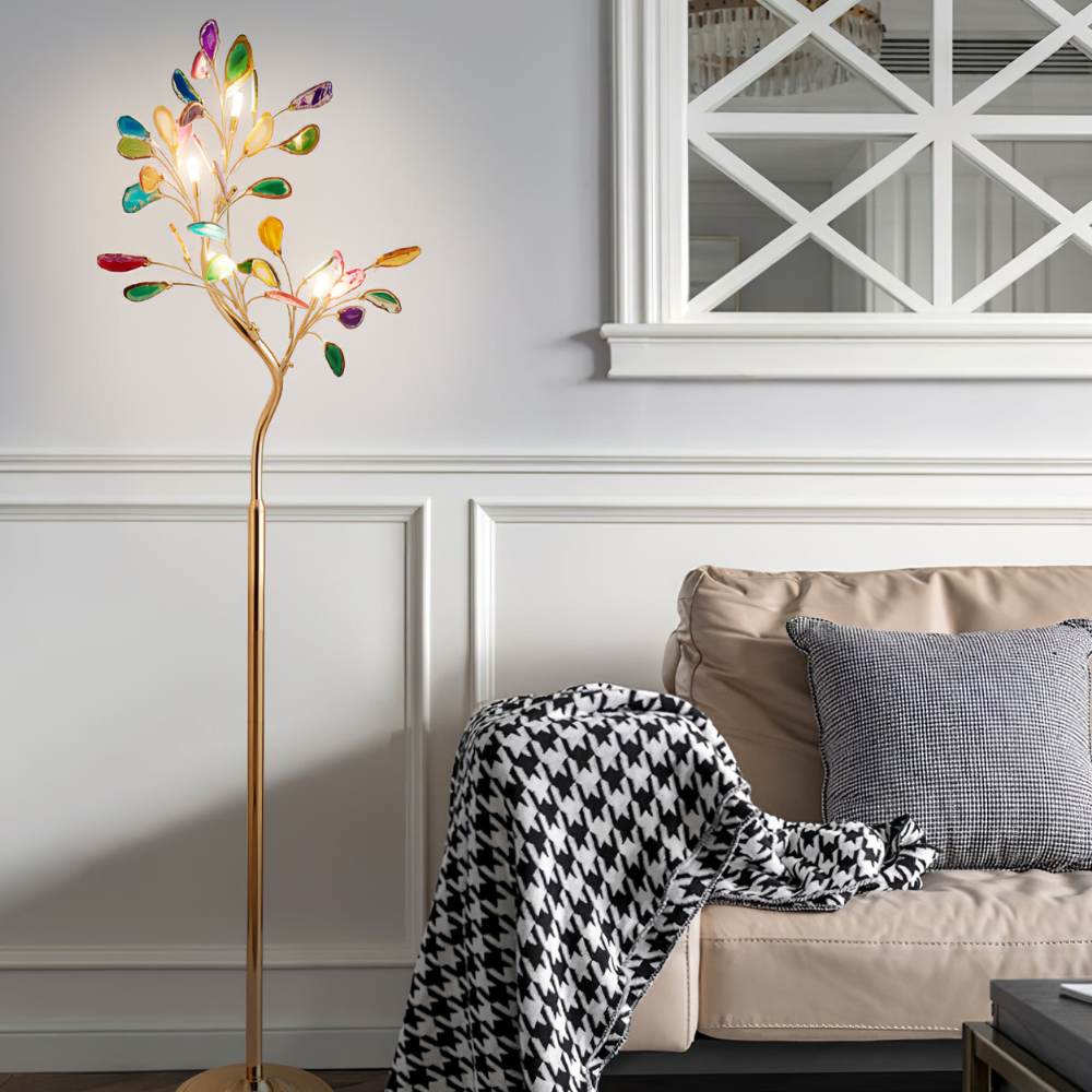 Stehlampe mit natürlichen Achatstein-Blättern und Metallgestell in Astform