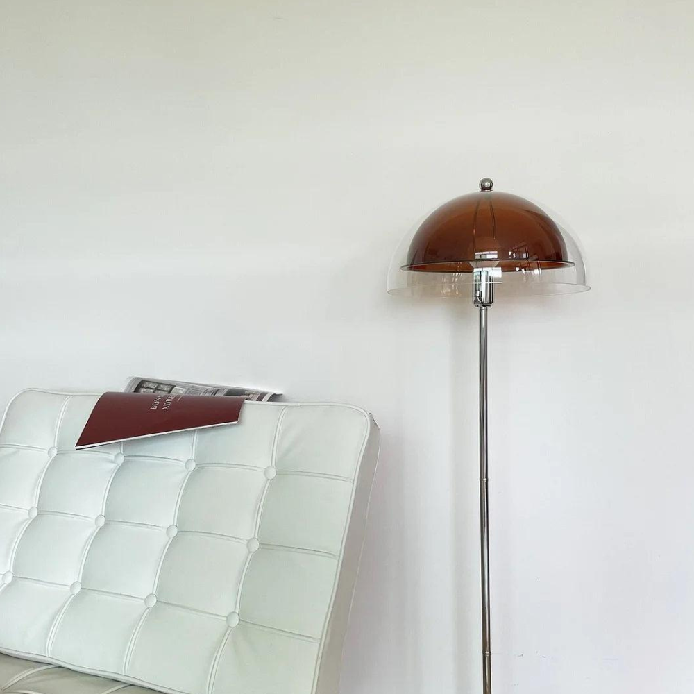 Stehlampe mit doppellagigem Acrylkuppel-Schirm und verchromtem Metallständer