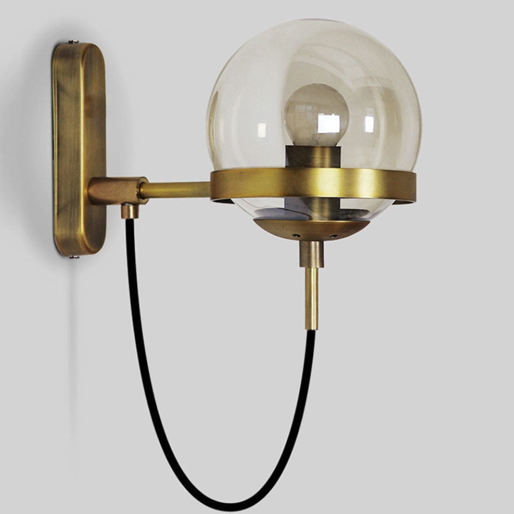 Mid-Century Glas-Kugel-Wandleuchte – Industrielle Kugel-Lampe mit gebogenem Kabel