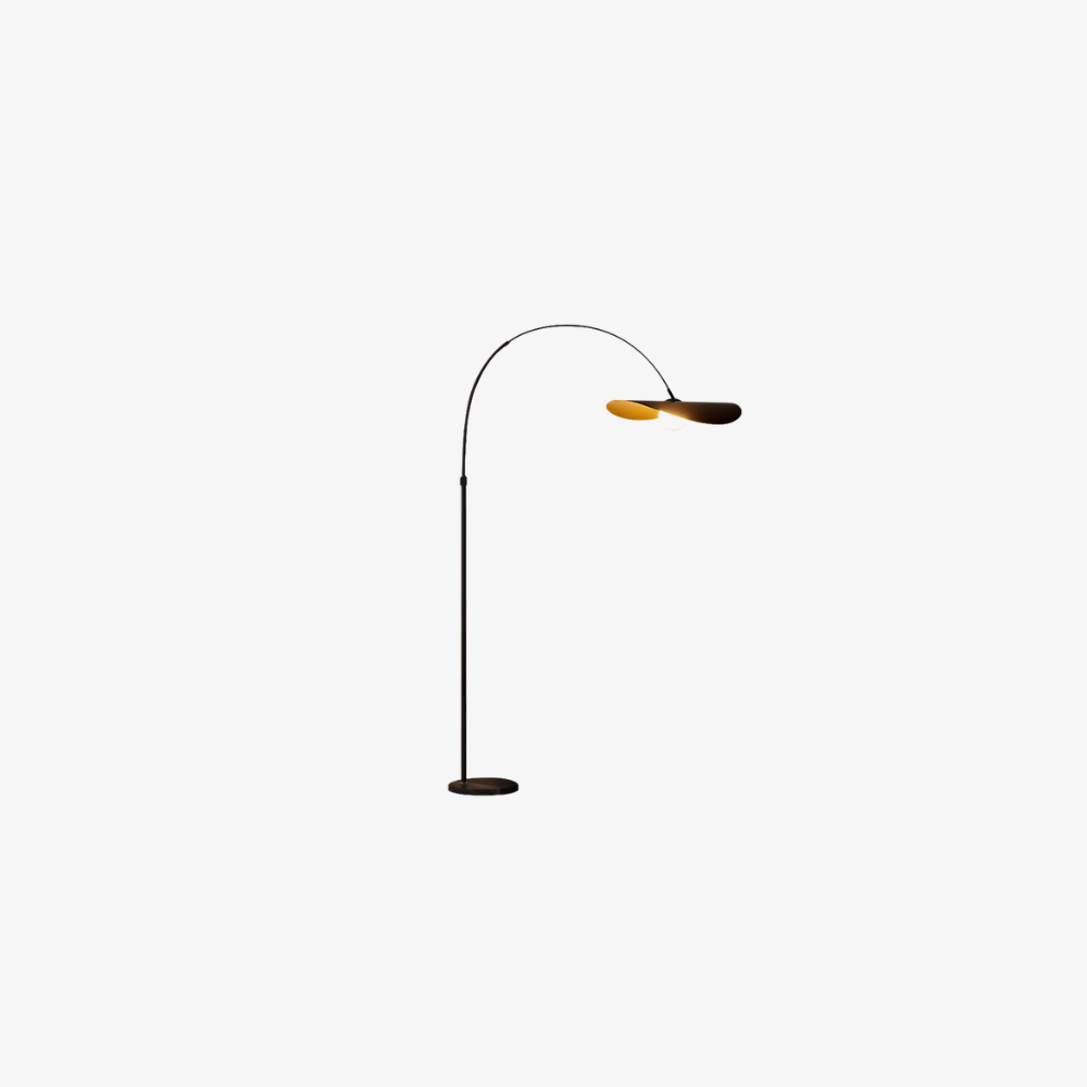 Bogen-Stehlampe mit welligem Blütenschirm und Eisenrahmen – Wabi-Sabi-Stil